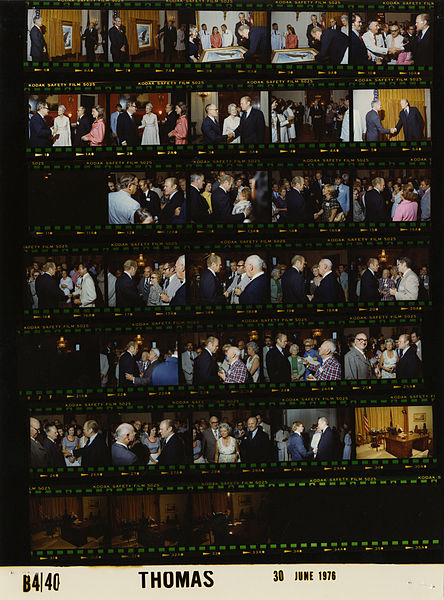 File:Ford B0440 NLGRF photo contact sheet (1976-06-30)(Gerald Ford Library).jpg