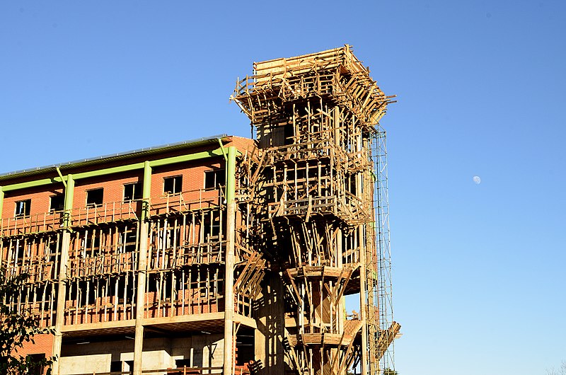 File:Futuro Hospital Samic - panoramio.jpg