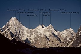 Gasherbrum IV on pildil vasakpoolseim tipp