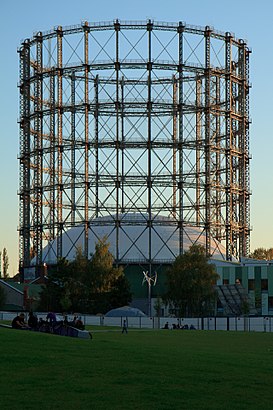 So kommt man zu Gasometer Schöneberg mit den Öffentlichen - Mehr zum Ort Hier