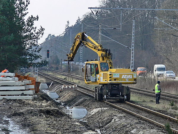 Construction work in Gelbensande station
