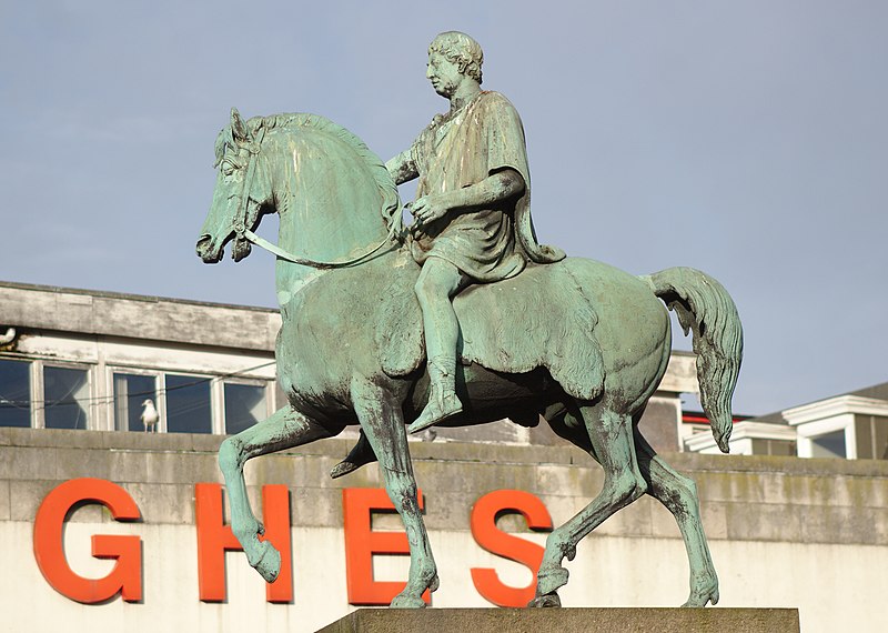 File:George III of the United Kingdom statue, Monument Place.jpg