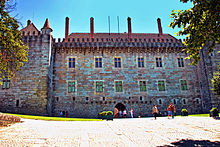 Palace of the Dukes of Braganza. Guimaraes - Paco dos Duques de Braganca.jpg