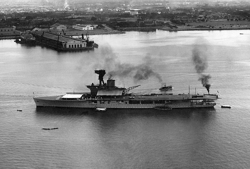 File:HMS Hermes (95) at Honululu c1924.jpg