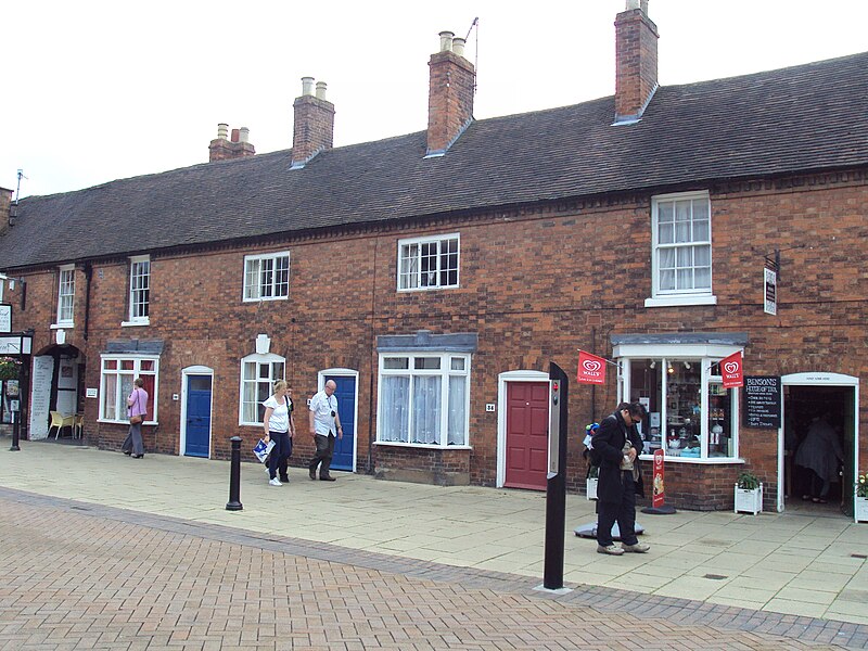 File:Henley Street, Stratford-upon-Avon - DSC08934.JPG