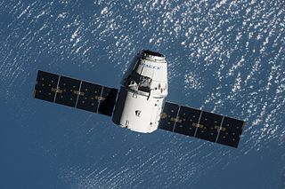 SpaceX_CRS-9_arrives_at_the_ISS