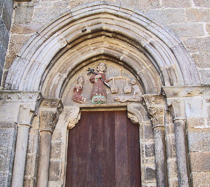 File:Igrexa de Santa María de Azougue (3388289466).jpg