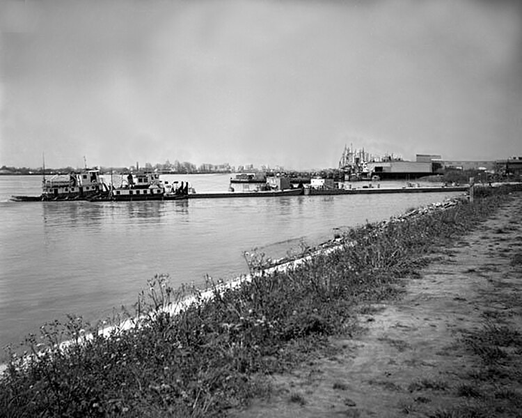 File:Industrial Canal,-a tow entering from the River 1953.jpg