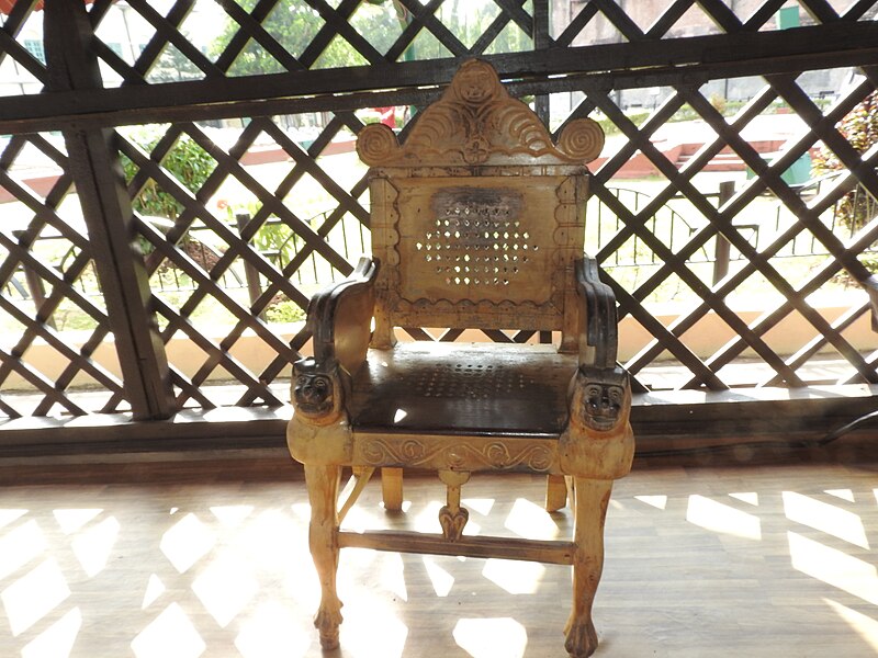 File:Jailors chair-1-cellular jail-andaman-India.jpg