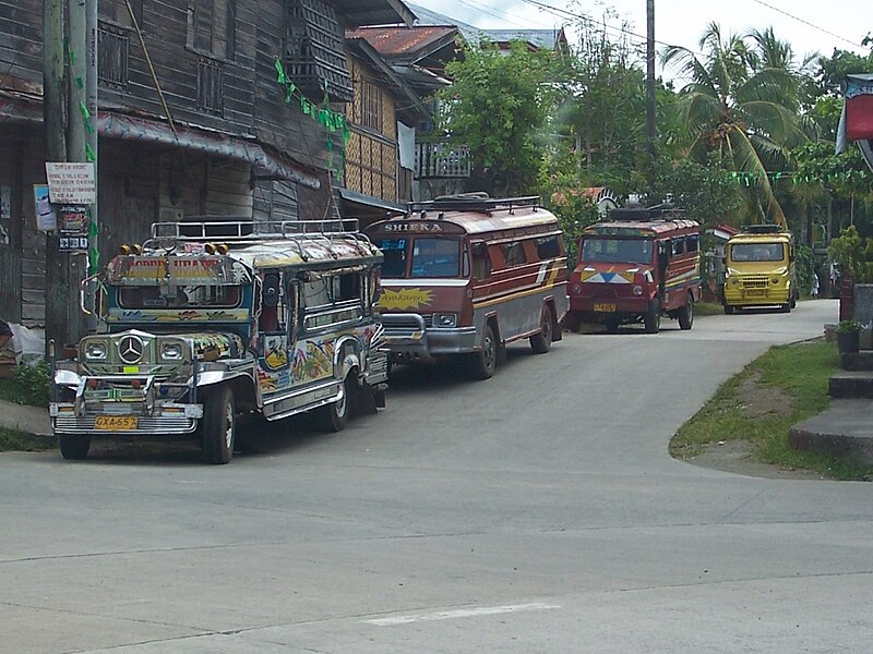 Datei:Jeepneys bohol.jpg