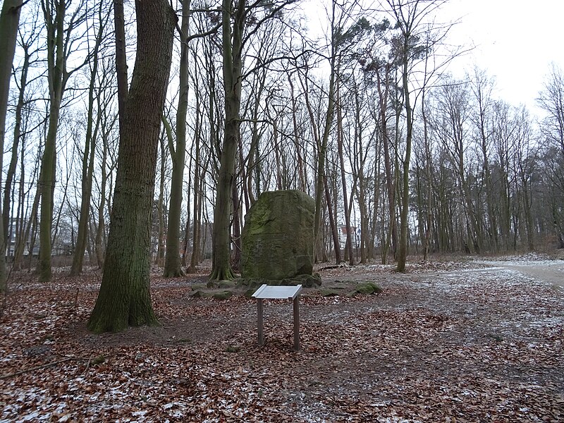 File:Kühlungsborn.Friedensstein.-014.jpg