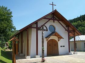 Kaplnka sv. Jána Vianney - Podkriváň (časť Dolná Bzová).jpg
