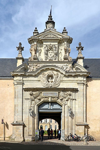 <span class="mw-page-title-main">Prytanée national militaire</span> Military education school in La Flèche, Sarthe , France