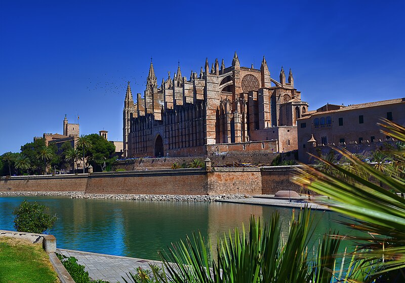 File:La Seu, The Cathedral of Santa Maria of Palma (7197921788).jpg