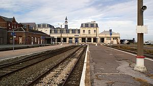 La gare de Mers-Le Tréport vai côté quai.JPG