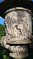 Deutsch: Lantz’scher Park: Skulptur in Form einer griechischen Vase mit umlaufendem Relief. Detail: Pegasus, Perseus mit dem Medusenhaupt