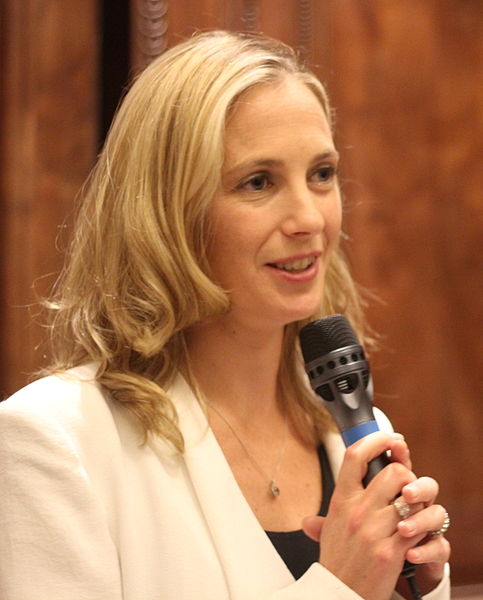 File:Lauren-Weisberger.jpg