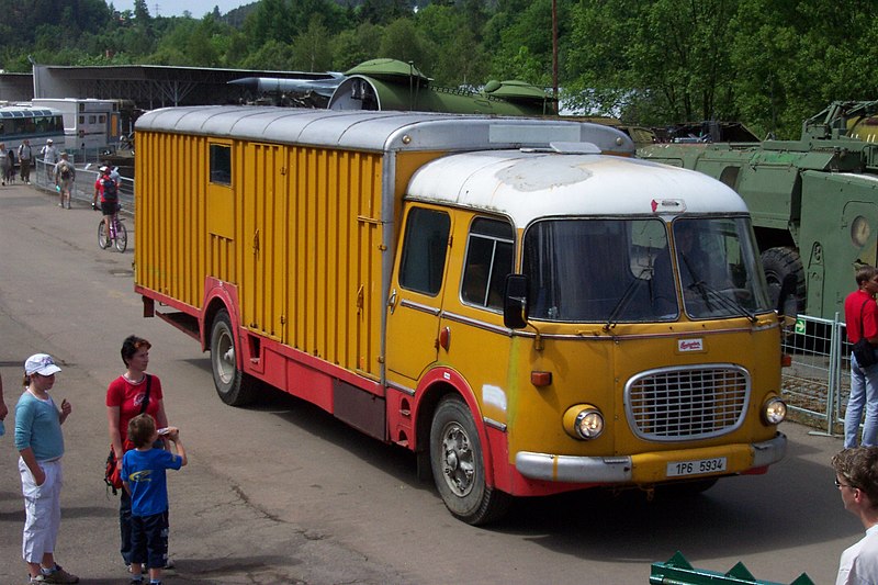 File:Lešany, Vojenské muzeum, Škoda RTO stěhovací vůz.JPG