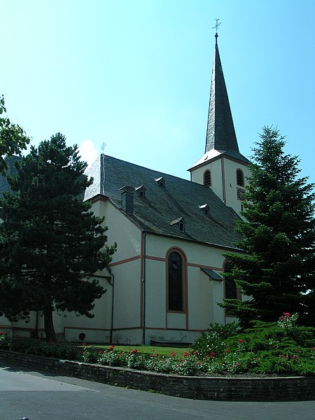 File:Leiwen Stefanuskirche.jpg