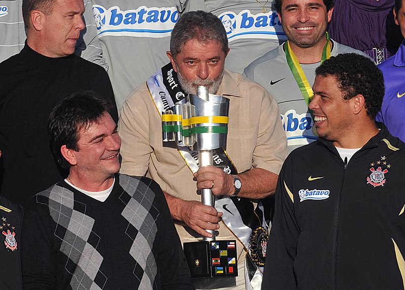 File:Lula-Corinthians-2 (2009).jpg