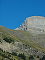 Grande Séolane (2909 m) vue du nord-ouest. Sur le versant nord (à gauche dans l'image) le relief ressemble à un visage humain.