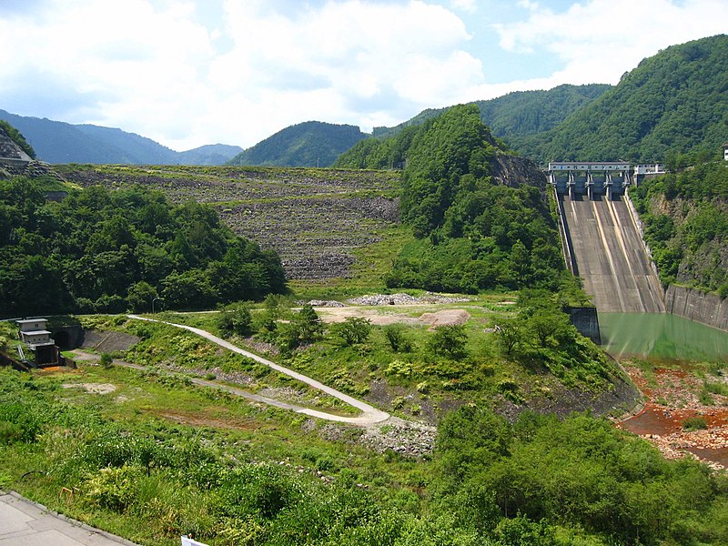 File:Makio Dam.jpg