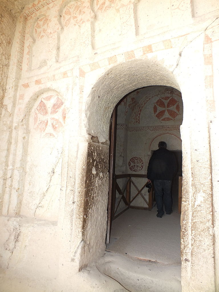 Η Εκκλησία με τον Σταυρό, Haçlı Kilise