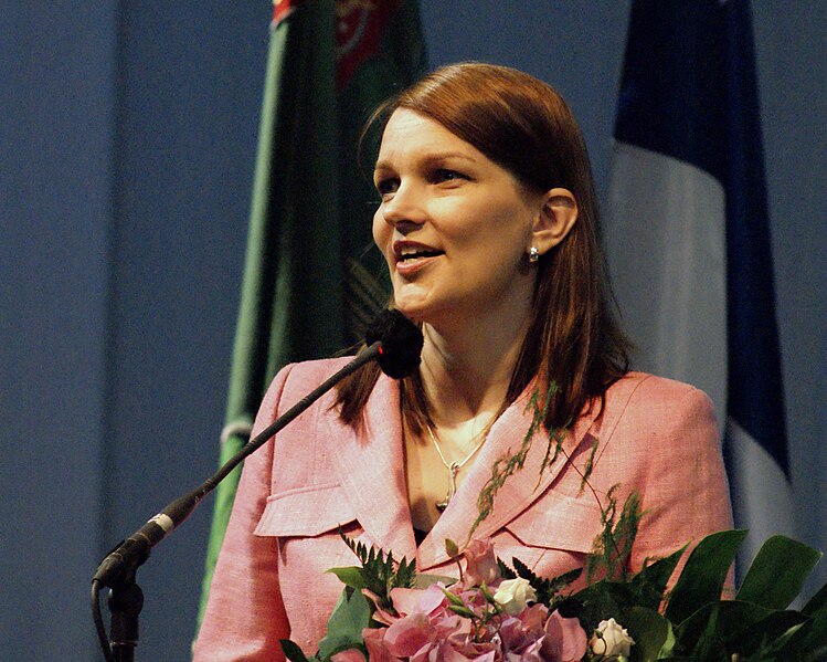 File:Mari Kiviniemi.20100612.Lahti.Finland.paloneva.JPG