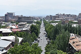 Vista de la avenida desde el Instituto de Manuscritos Antiguos Matenadaran