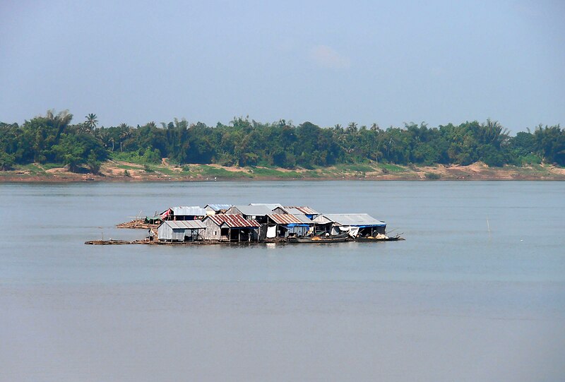 File:Mekong floating homes.jpg
