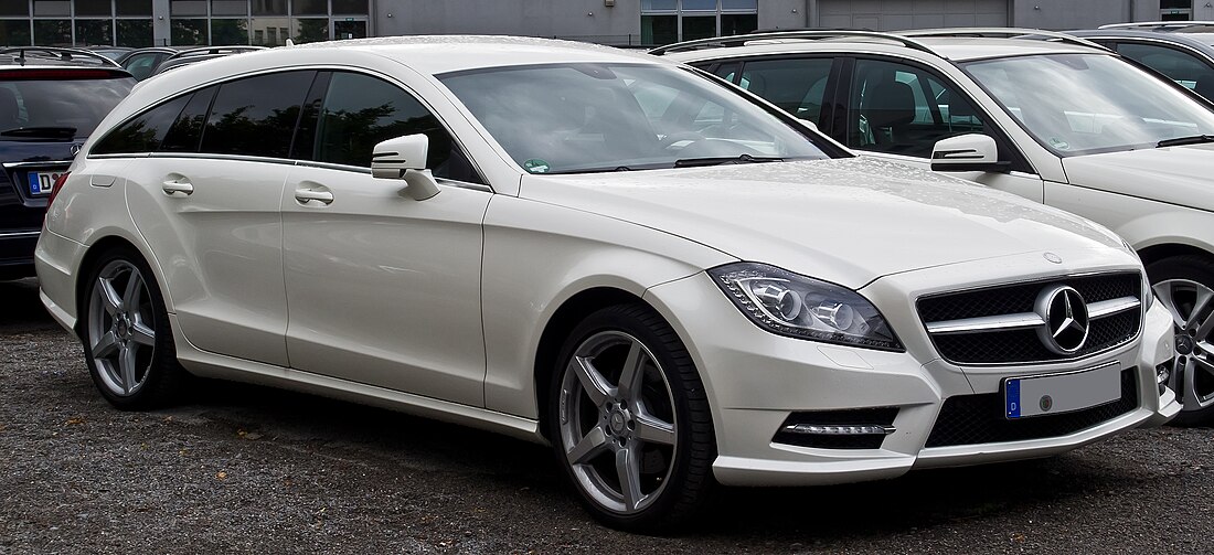 File:Mercedes-Benz CLS 350 CDI Shooting Brake Sport-Paket AMG (X 218) – Frontansicht, 5. Juli 2014, Düsseldorf.jpg