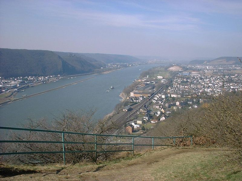 File:Mittelrhein Rheinbrohl.jpg