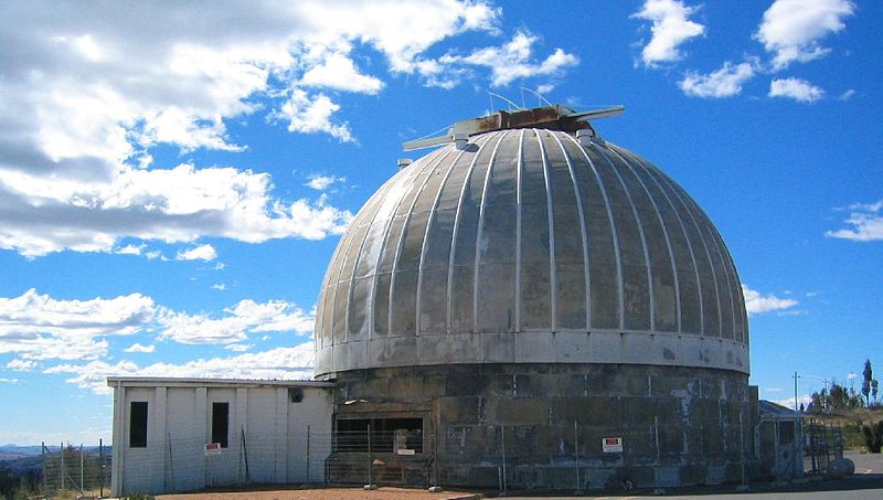 File:Mount Stomlo Observatory 2006.jpg