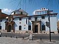 Iglesia de Jesús (izquierda) junto al edificio del Museo Salzillo (derecha).