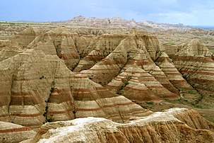 Paysage typique du Parc national des Badlands dans le Dakota du Sud aux États-Unis. (définition réelle 1 280 × 852)