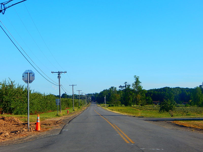 File:NY 279 south from NY 18.jpg