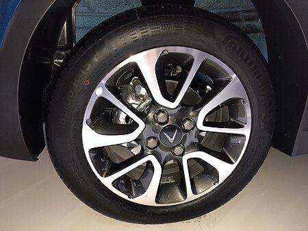 Tập tin:Newone - VinFast Fadil tire by Continental.jpg