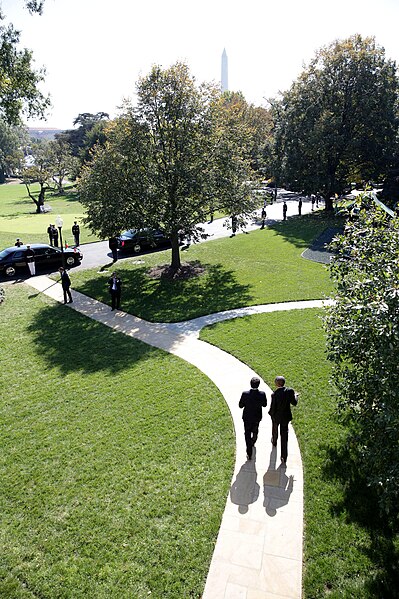 File:Obama and Renzi leaving White House after the State Visit.jpg