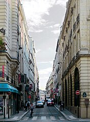 サン＝タンヌ通り (Rue Sainte-Anne vue de la rue des Petits-Champs.)