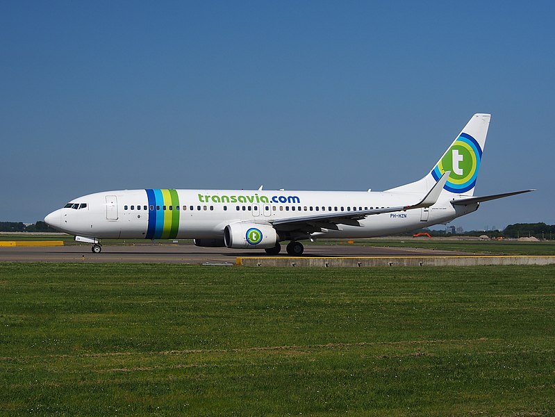 File:PH-HZN Transavia Boeing 737-8K2(WL) taxiing at Schiphol (AMS - EHAM), The Netherlands, 18may2014, pic-2.JPG