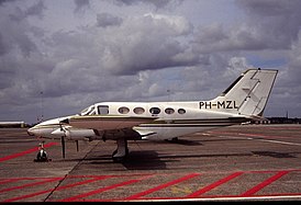 PH-MZL Cessna 414 Chancellor (EHMZ 1990-08-20).jpg