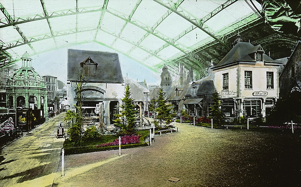 Pavilion of Agriculture and Food, inside the former Palace of Machines of the 1889 Exposition.