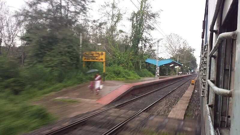 File:Payyanur railway station.jpg