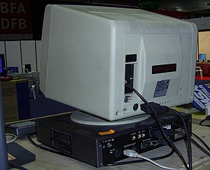 Philips NMS8250 MSX2 lateral.JPG