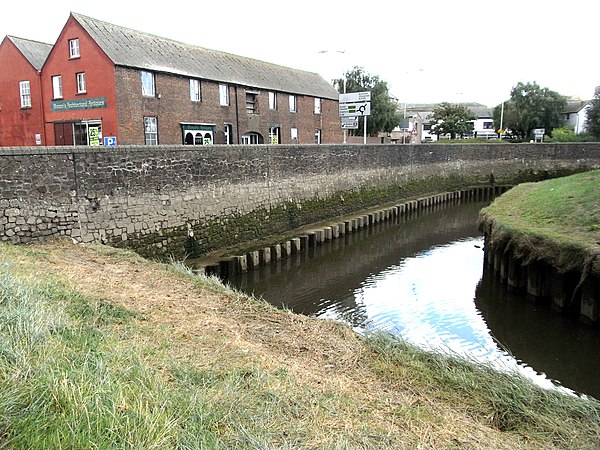 Pilton Causeway, looking towards Barnstaple. Here it crosses the tip of the last surviving meander in the River Yeo. Built originally by Sir John Stow