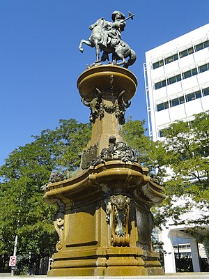 Памятник пионерам работы Фредерика Уильяма Макмонниса - DSC01381.JPG