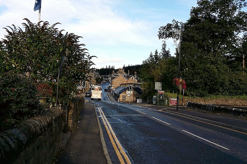 File:Pitlochry (24745085498).jpg