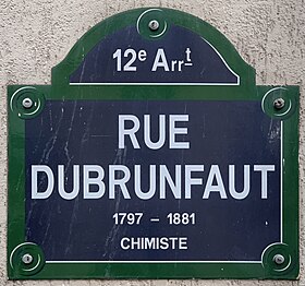 Voir la plaque.