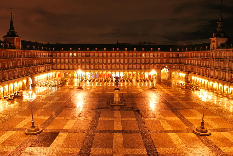 File:Plaza Mayor de Madrid 03.jpg