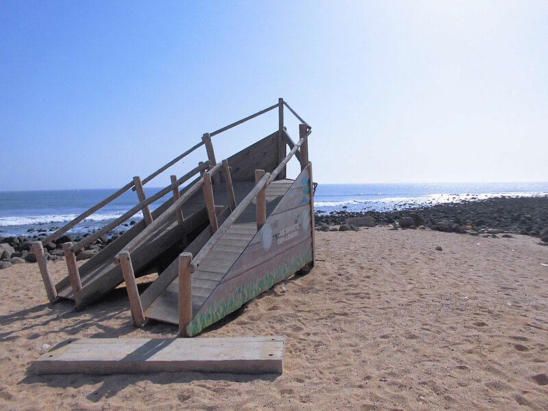 File:Pointe des Almadies.JPG